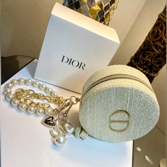 Dior - Picture 2 of 14